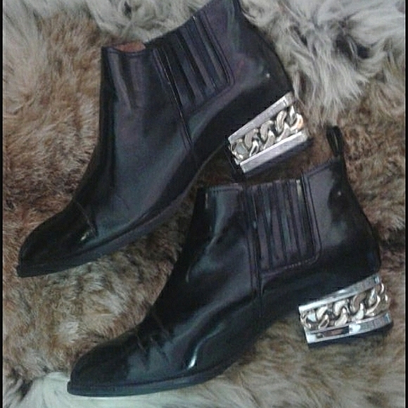 Jeffrey Campbell Shoes - JEFFREY CAMPBELL ROSE GOLD CHAIN ANKLE BOOTS 8.5